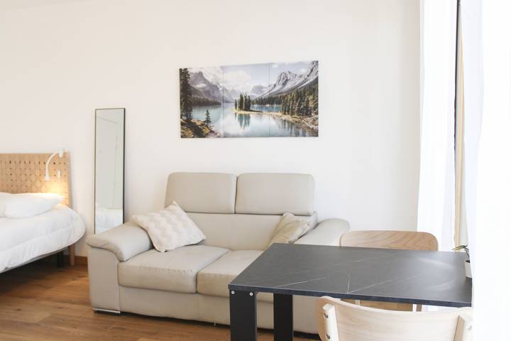 Ganzes Studio, Cosy studio with balcony right next to Paris in Ivry-sur-Seine, Val-de-Marne