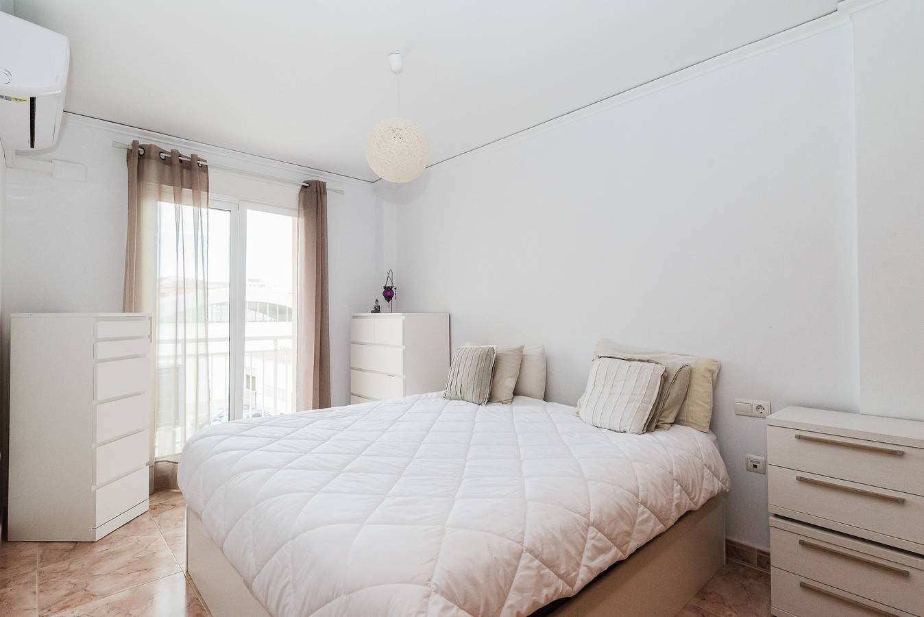 Maison de vacances « Adosado en Grao-Playa de Gandia » avec vue sur le lac, Wi-Fi et climatisation in Playa de Gandía, Costa de Valencia