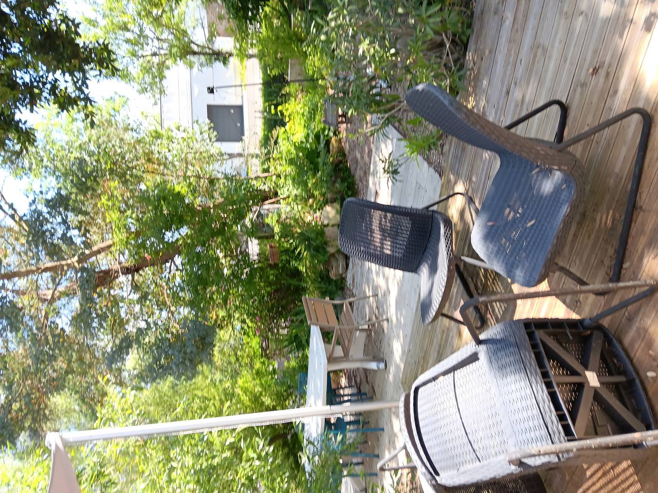 Casa Vacacional 'Maison Au Bord De L'eau' con Terraza Compartida, Jardín Privado y Wi-Fi in Loches, Loches region