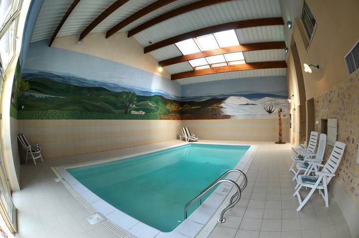 Gîte pour 10 personnes, avec Jardin et Piscine