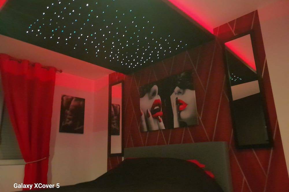 Geheel appartement, L'escale du Desir Love Room spa Privatif in Calais, Calais en omgeving