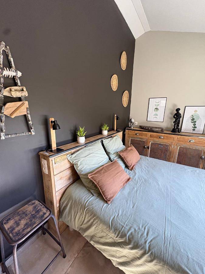 Location de vacances pour 4 personnes, avec piscine ainsi que jardin et vue à Puimoisson