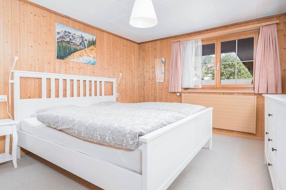 Gemütliches Alpenzimmer nahe Glarus mit Parkplatz in Schwändi, Glarus Süd