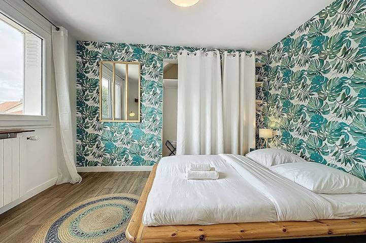 Belle maison 12 pers, 6 ch, avec jardin - Accès rapide Paris/stade de France ! in Saint-Denis, Seine-Saint-Denis