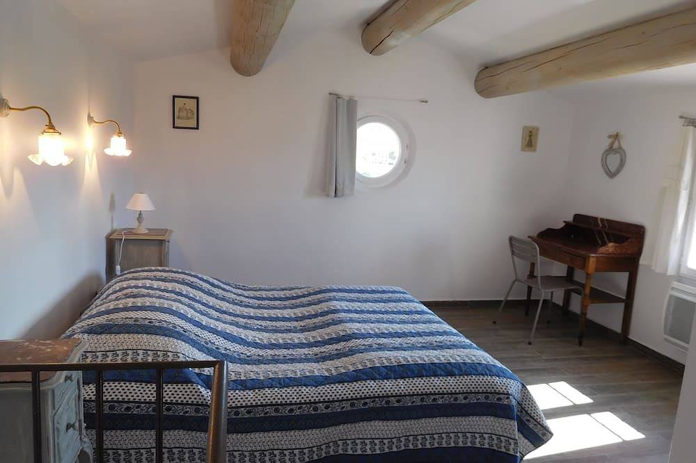 Le Petit Mas, Charming Provencal house with private pool, sleeps 2. in Gargas, Regionaler Naturpark Luberon