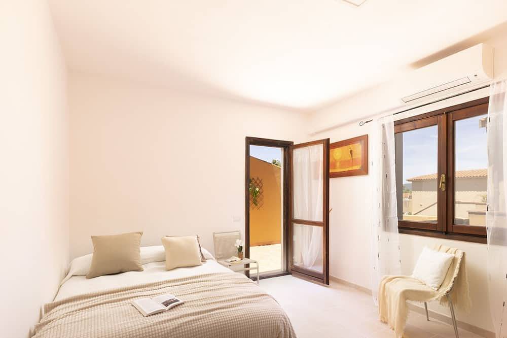 Entire apartment, Studio Aura by Propertize - centro Olbia in Terranoa/Olbia, Olbia