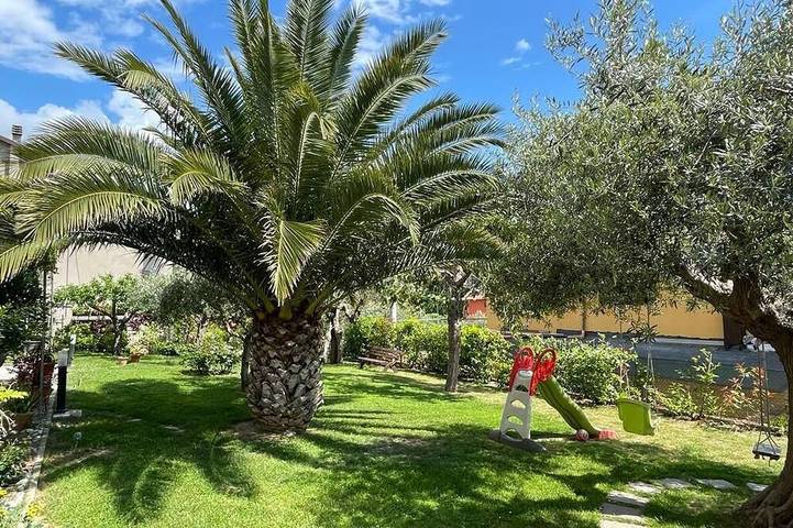 Appartamento vacanze per 5 persone, con idromassaggio e giardino nonché terrazza - 1