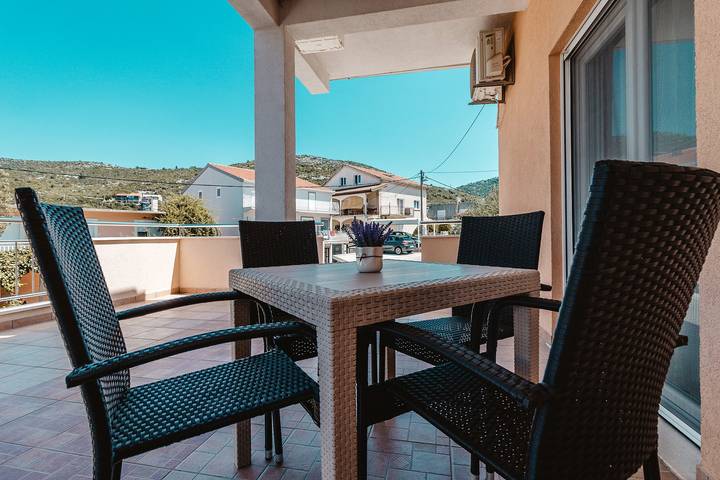 Gîte pour 5 personnes, avec Balcon/Terrasse dans Neum
