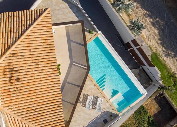 Casas e apartamentos de temporada para 4 pessoas, com vista e terraço e ainda piscina, com animais de estimação na Praia Brava RJ