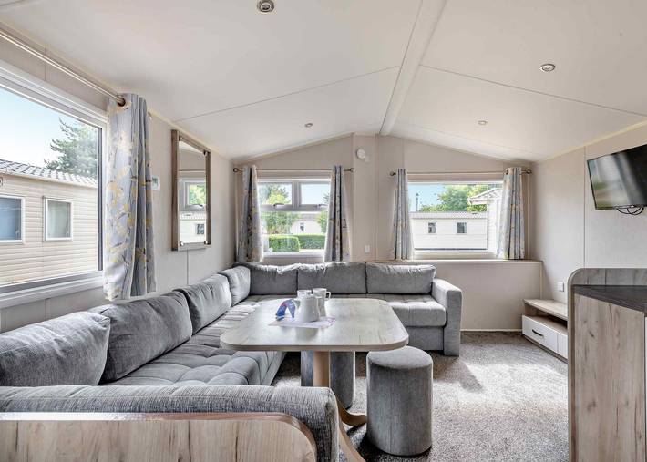 Caravan for 8 people in The Broads