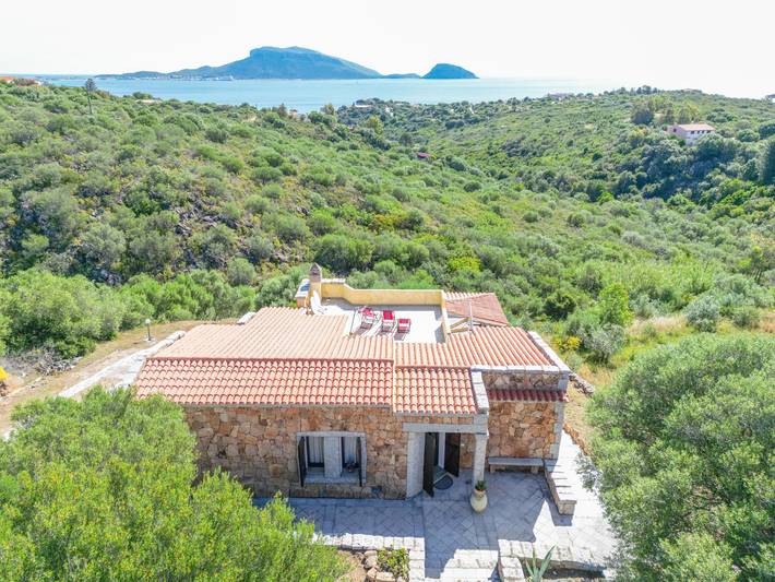 Casa vacanza per 6 persone, con terrazza e giardino a Golfo Aranci