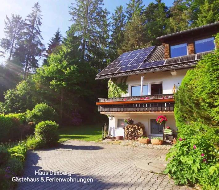 Ferienwohnung für 6 Personen, mit Balkon und Terrasse sowie Garten