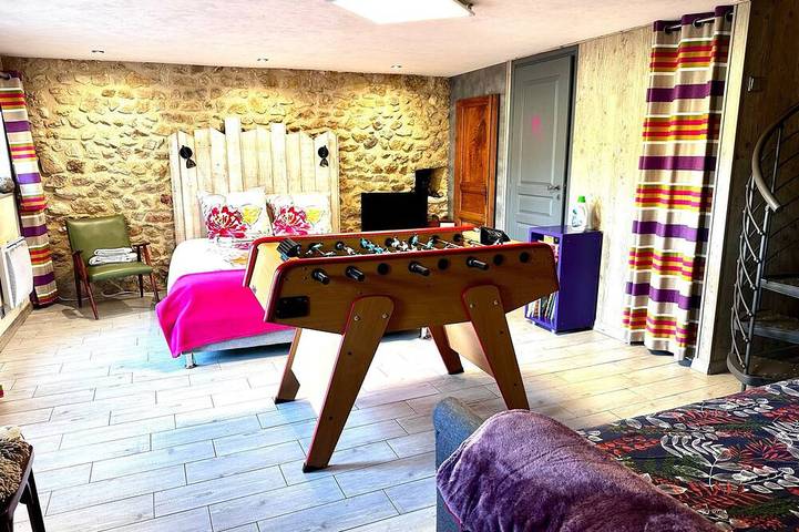 Location de vacances pour 8 personnes, avec jardin ainsi que balcon et piscine à Charmes-sur-Rhône - 4