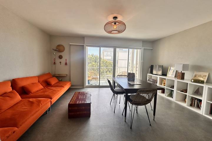 Gîte pour 2 personnes, avec terrasse, adapté aux familles dans Plage Rive Droite - 3