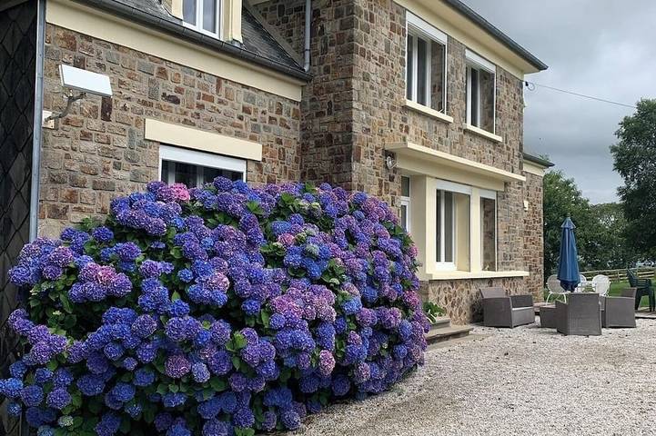 Maison de Campagne Située Dans un Écrin de Verdure à 30 mn des Plages in Percy-en-Normandie, Región de Saint-Lô