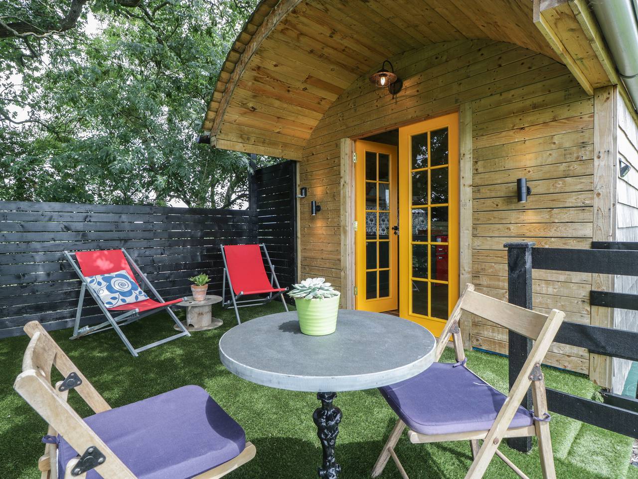 Under the Oak Tree Shepherd's Hut in North Somerset