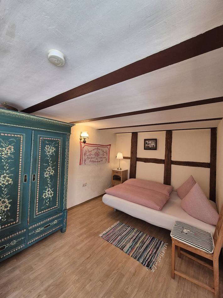 Entire apartment, Nostalgic Apartment "Hühnerstall" with Unique Charm (Garden Access, Wi-Fi, Parking) in Hörselberg-Hainich, Hainich