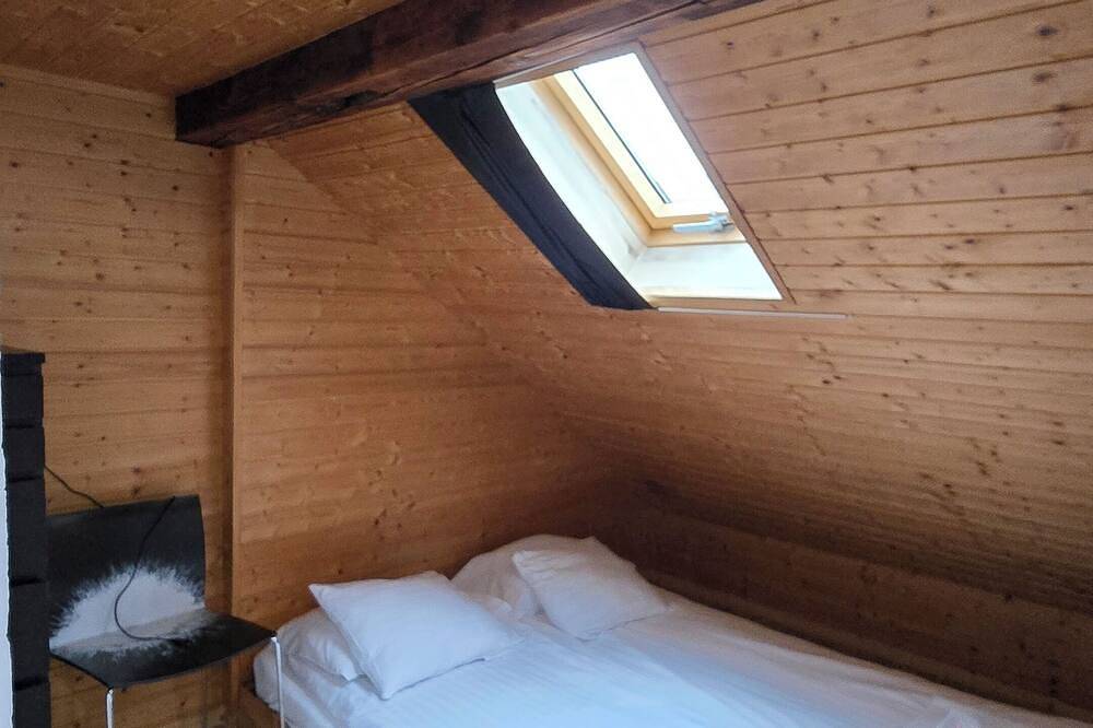 Ganze Wohnung, Attic loft with rooftop terrace! in Zürich, Bezirk Zürich