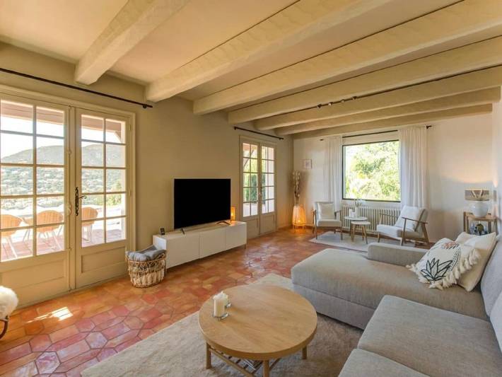 Villa pour 10 personnes, avec balcon/terrasse ainsi que terrasse et piscine à Cavalaire-sur-Mer - 2