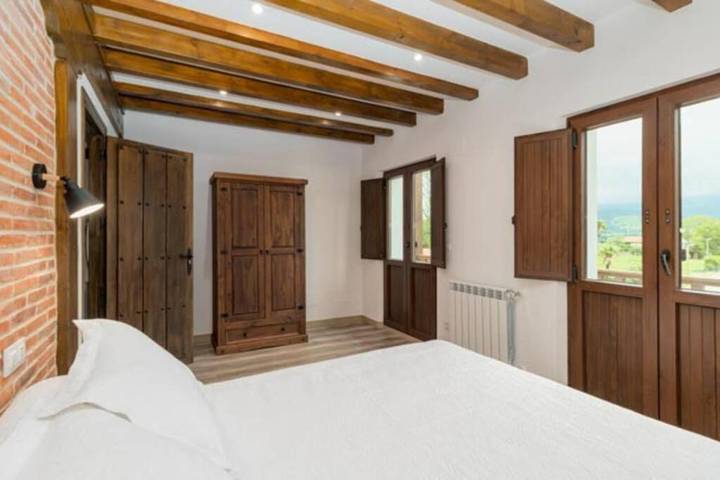 Casa rural para 12 personas, con piscina y jardín además de terraza y vistas en Parque de la Naturaleza de Cabárceno - 3