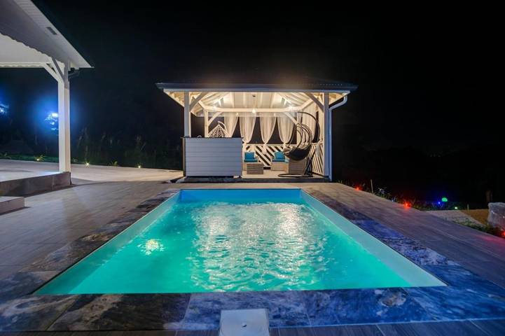 Gîte pour 4 personnes, avec terrasse et vue ainsi que piscine et jardin, animaux acceptés dans Saint-Joseph (Martinique) - 3