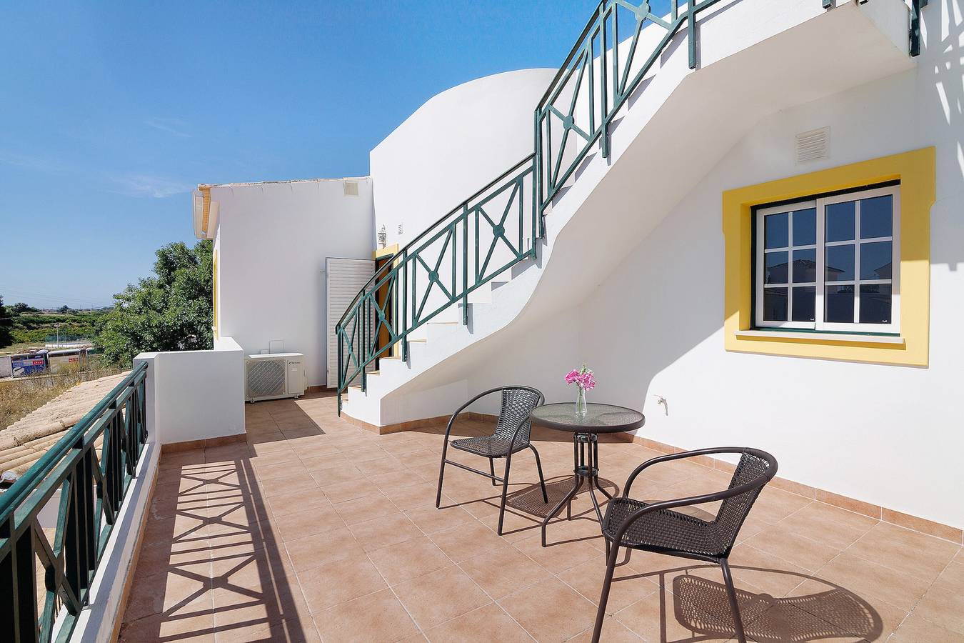 Villa 'Moderna em Olhão' com Vista Montanha, Wi-Fi e Ar Condicionado in Moncarapacho, Ria Formosa