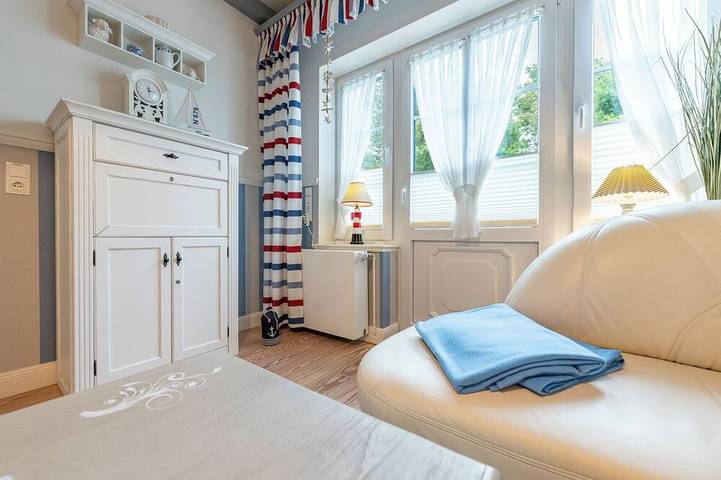 Ganze Wohnung, Moderne Ferienwohnung Alte Schule in Ockholm mit Garten und Terrasse genießen in Ockholm, Nordfriesland