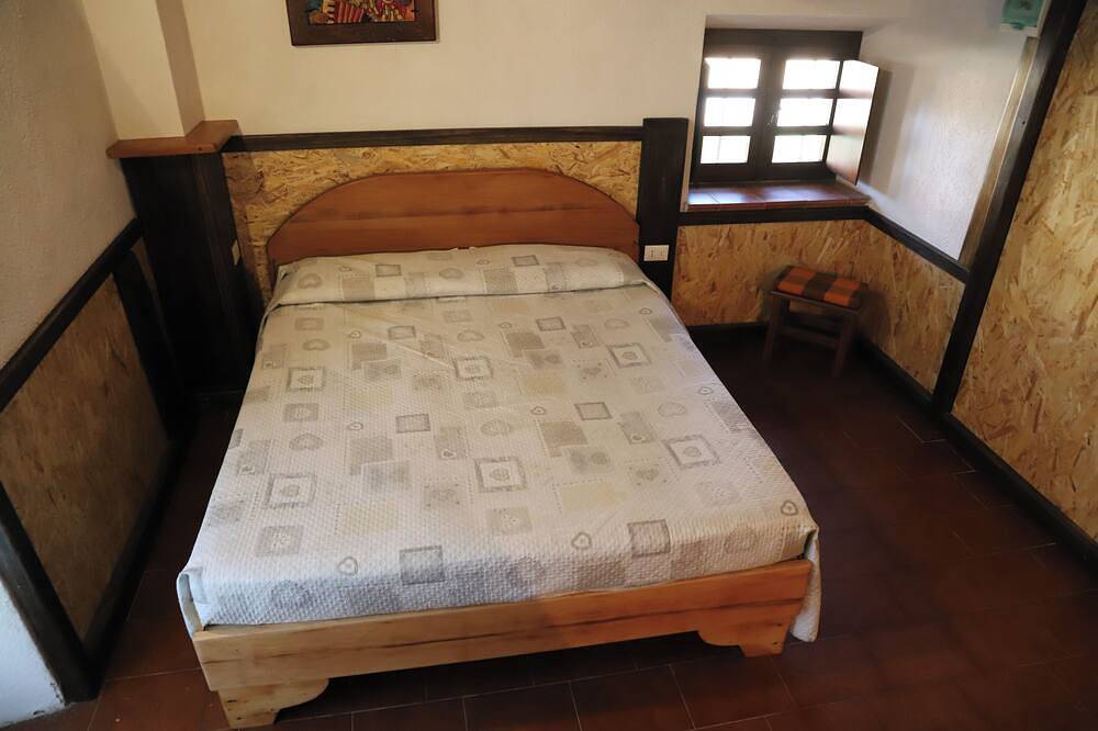 Entire apartment, Spacious 8 pers. family apartment with pool near the sea. in Bolgheri, Etruscan Coast
