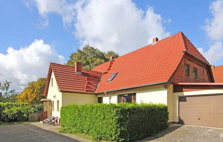 Ganze Ferienwohnung, Modernes Apartment am See mit Parkplatz und WiFi in Roggentin (Mirow), Mirow
