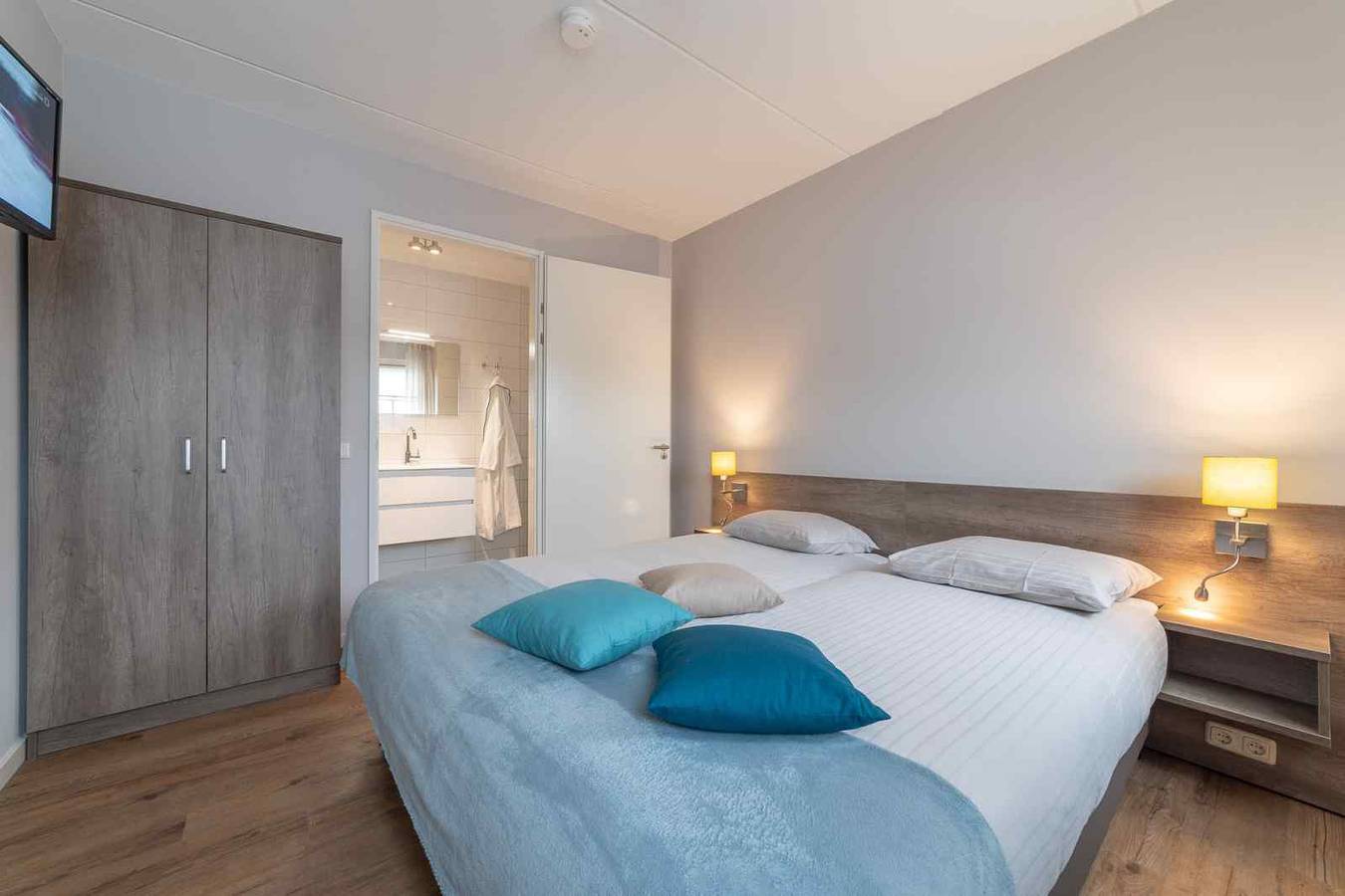 Freistehende Wellnessvilla für 6 Personen mit Außen-Spa und Außensauna in Colijnsplaat in Colijnsplaat, Zeeuwse Kust