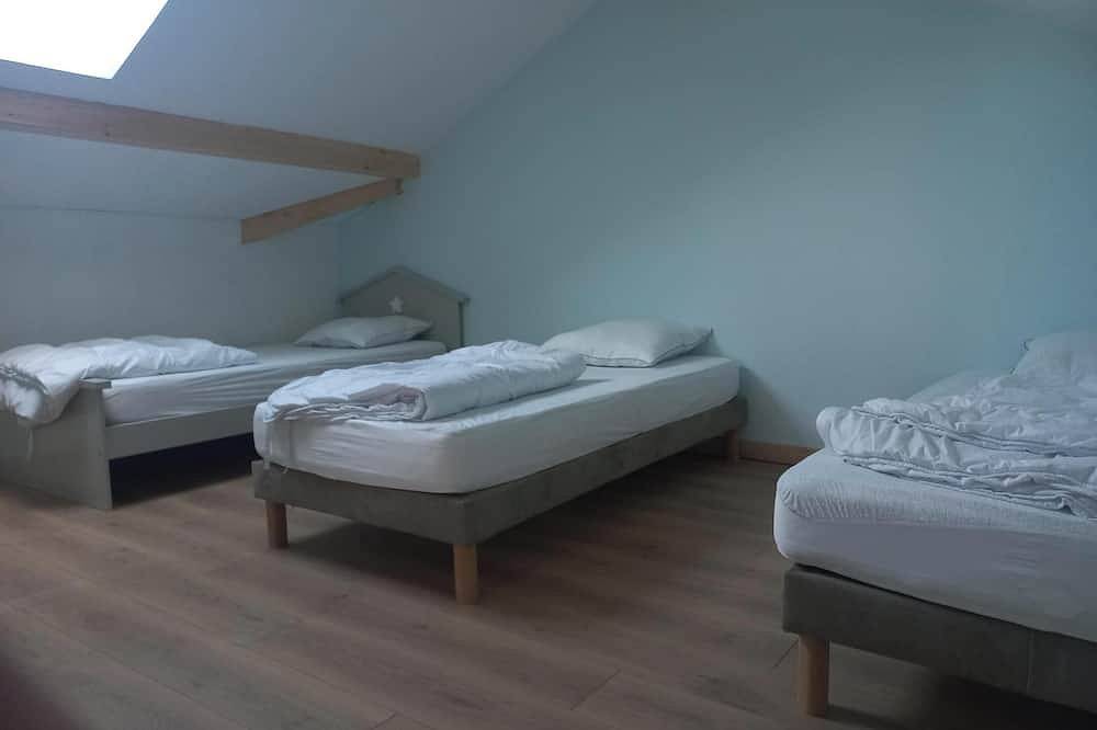 Entire apartment, Apartment le petit Chouilli in Loulle, Jura Francais