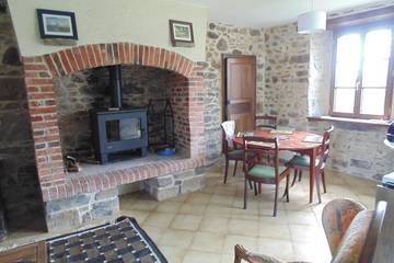 Gîte pour 4 personnes, avec jardin dans Marigny (Manche)