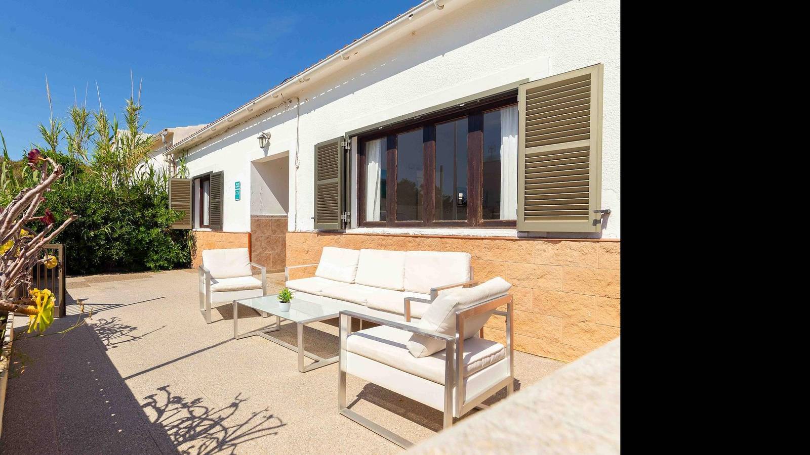 Tulipa Blanca - Beautiful Mediterranean-style house by the sea. in Playa Son Serra de Marina, Santa Margalida
