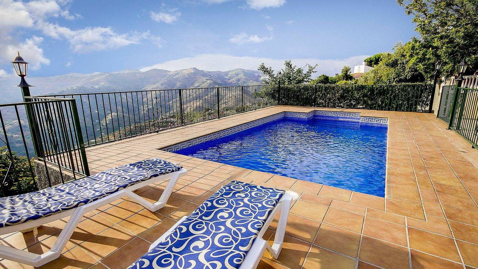 Las Olivas Sayalonga by Ruralidays in Sayalonga, Costa del Sol