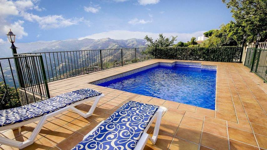 Casa rural para 8 personas, con piscina y balcón/terraza en Sayalonga - 2