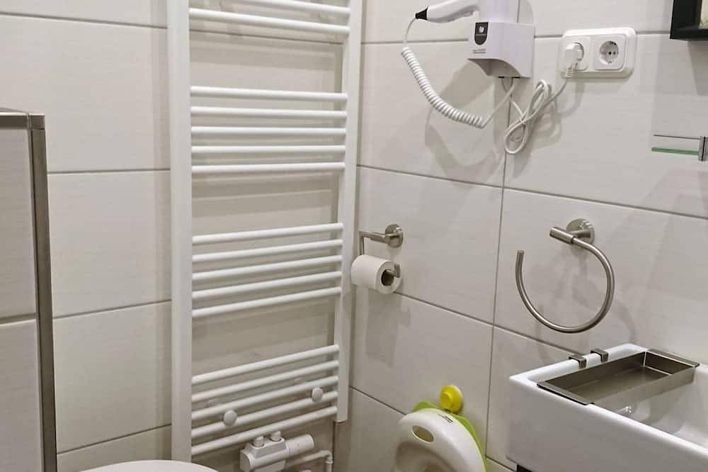 Ganze Wohnung, Ferienhaus Herter, Wifi, gr. Garden, play equipment, lounger / play area, grill, animals in Eckwarden, Butjadingen