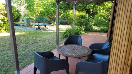 Gîte pour 8 personnes, avec vue et jardin à Laragne-Montéglin