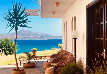 Gîte pour 2 personnes, avec vue et jardin dans Kalyves