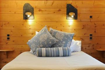 Hôtel pour 3 personnes, avec jardin et piscine à Viscos