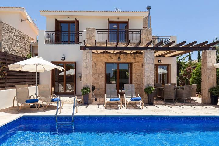 Holiday rental for 6 people, with Balcony and Hot tub as well as Terrace and Pool in Aphrodite Hills