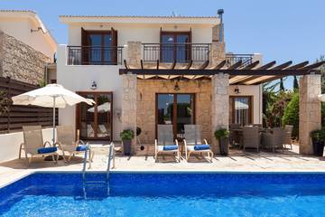 Bungalow für 6 Personen, mit Terrasse und Garten auf Zypern