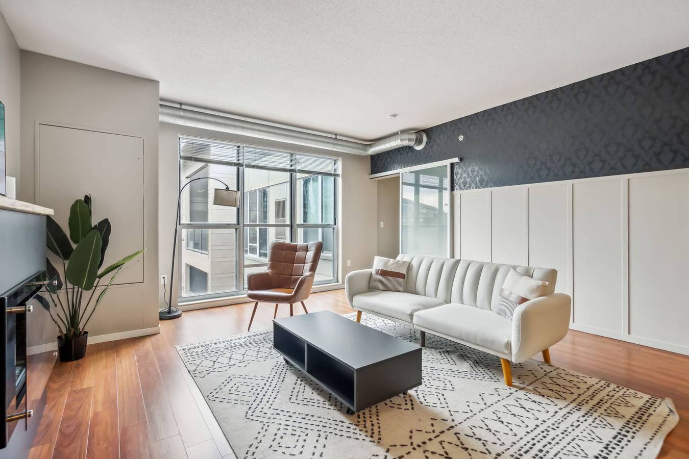 Vacation Rental for 5 Guests in Minneapolis, Twin Cities