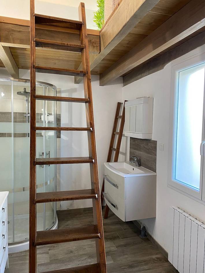 Entire studio, Cottage for 2 with pool, games room, and fishing pond in the Quercy region. in Cazes-Mondenard, Quercy
