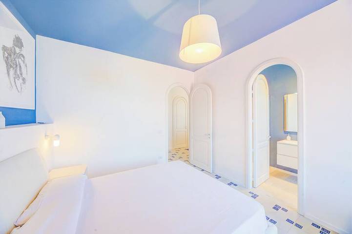 Location de vacances pour 14 personnes, avec terrasse, animaux acceptés à Agnone Bagni - 2