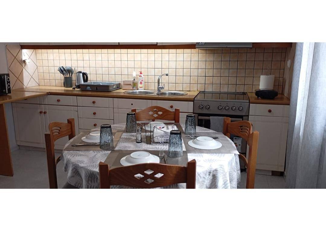 Entire apartment, Apartment 'Diana Apartment Adamantas Milos' with Sea View, Wi-Fi and Air Conditioning in Milos