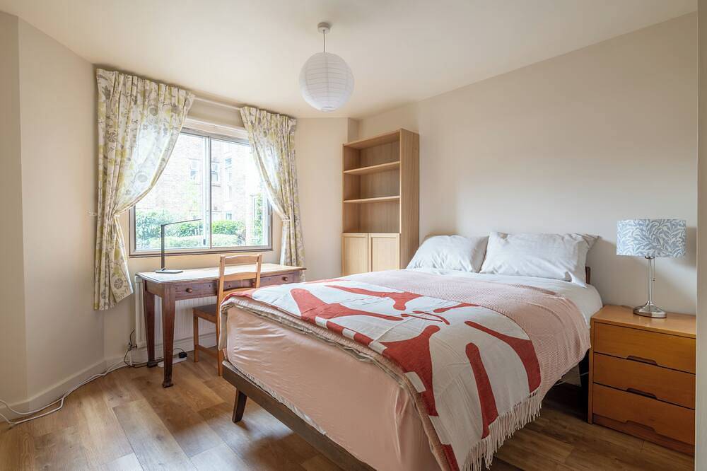 Entire apartment, Peaceful two-bedroom apartment beside the River Cam and Colleges in Cambridge, Cambridgeshire