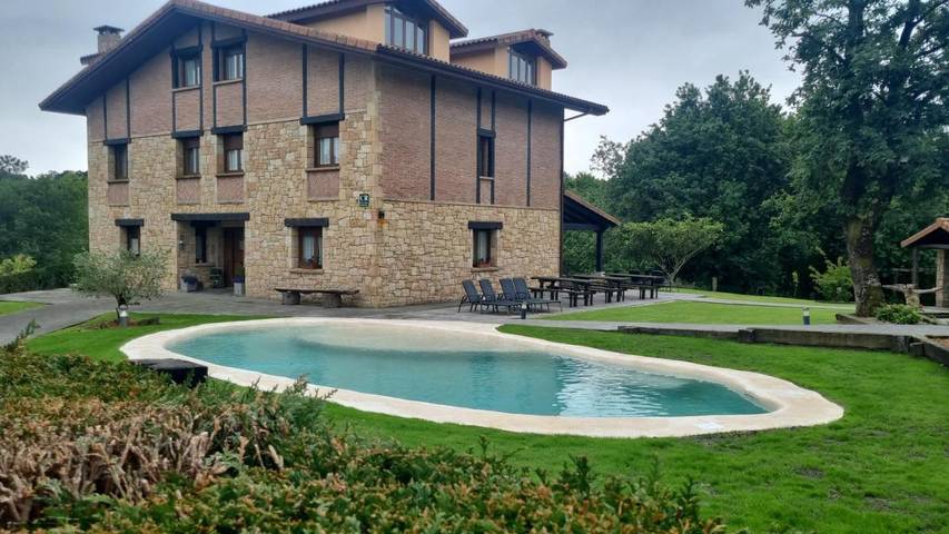 Casa rural para 2 personas, con Terraza y Jardín además de Piscina y Vistas en el País Vasco