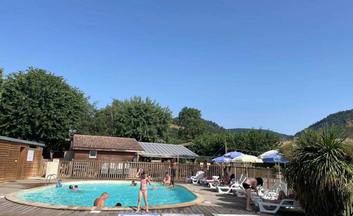 Zecamping 3 étoiles piscine chauffée dog friendly locatif Tv clim 27m2 in Sorèze, Castres und Umgebung