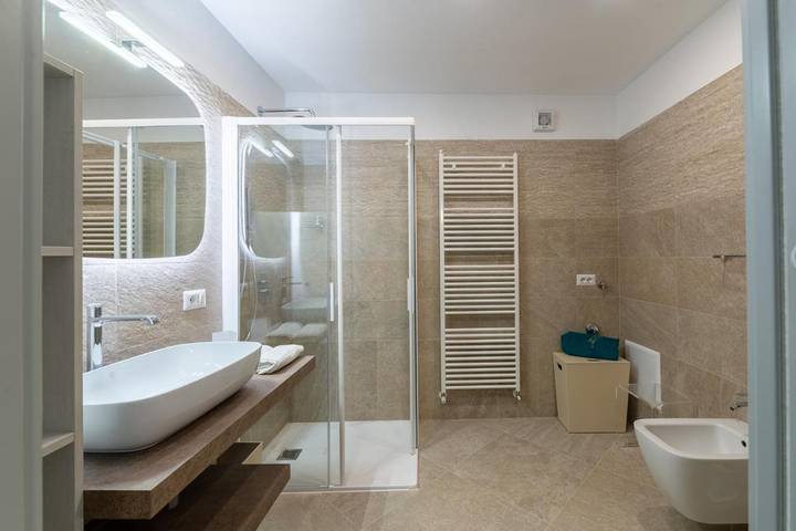 Ferienhaus für 6 Personen, mit Pool und Sauna sowie Garten und Ausblick, mit Haustier am Gardasee - 4