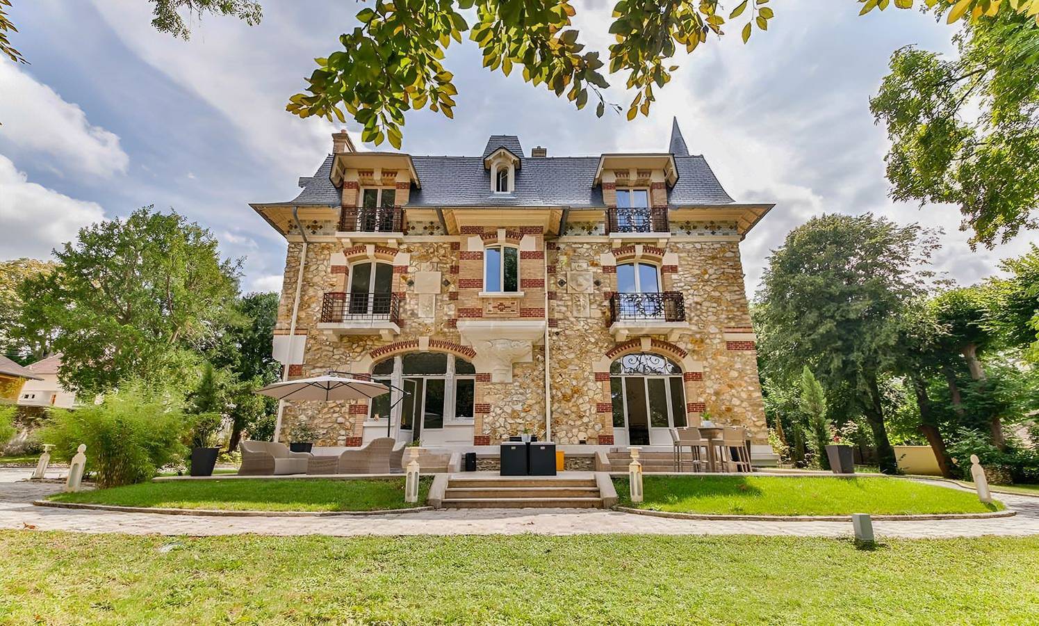 Chateau Pernelle in Saint-Leu-la-Forêt, Val-d'Oise